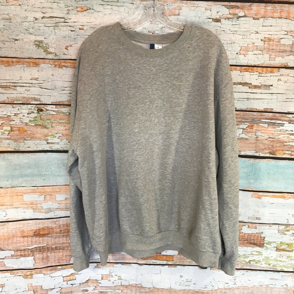 H&M Crewneck DIVIDED Collection